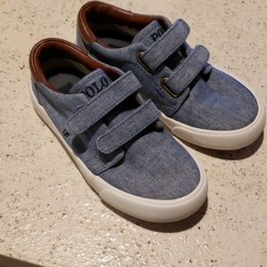 Boys velcro shoes